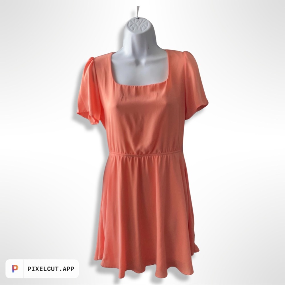 🍑 mini dress with back cut out